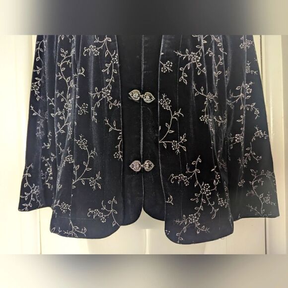 VTG R & M Richard 12 Black Velvet Heart Clasp Top Whimsigoth Witchy Romantic - Picture 4 of 8